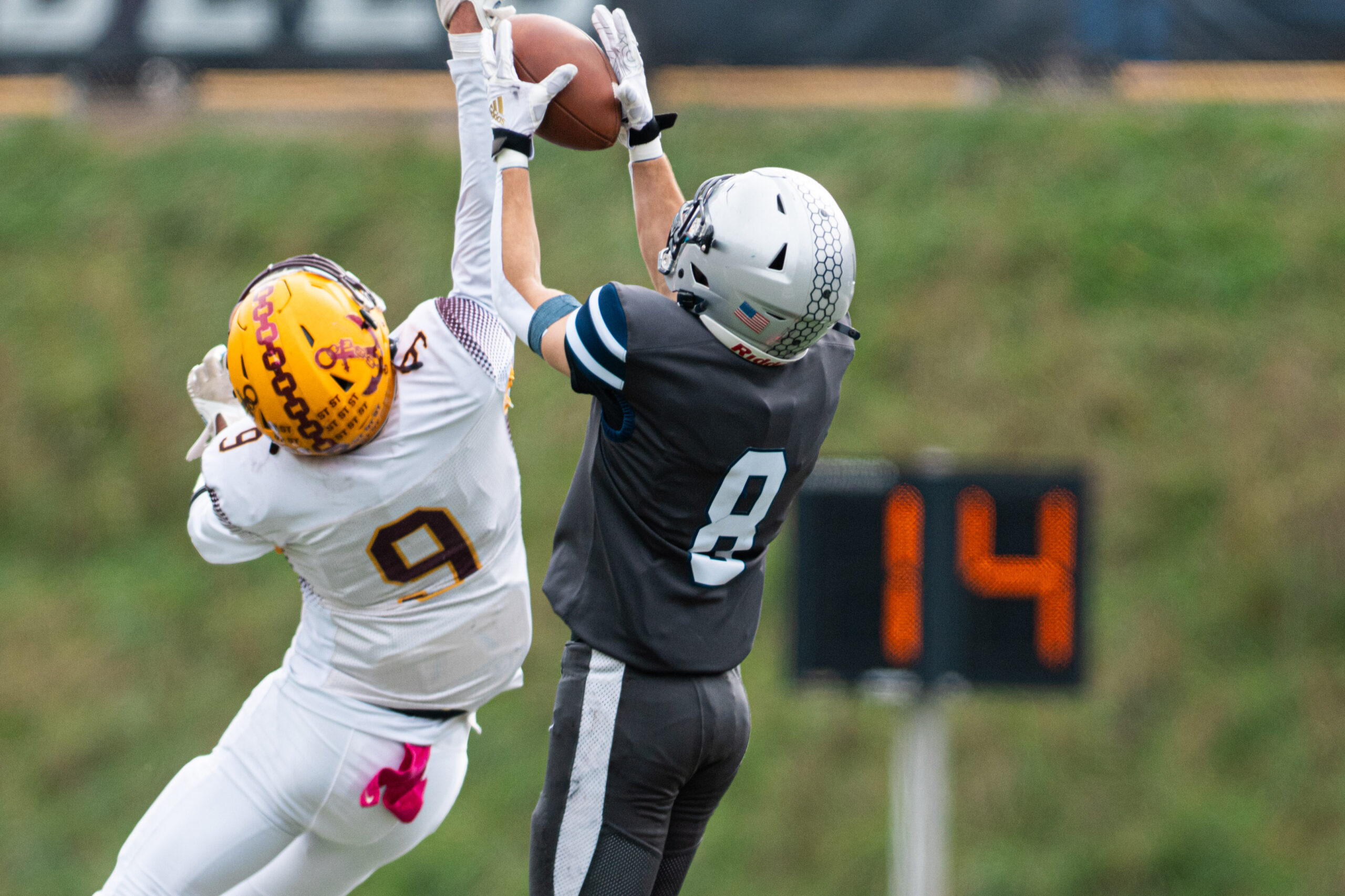 Cody Clovis helps lift No. 6 Clay-Battelle to improbable victory over No. 3 Sherman, 16-14